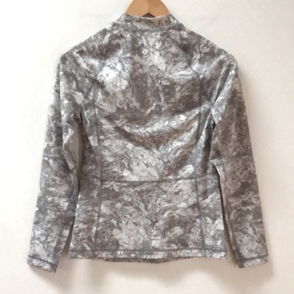Lululemon Beach Break Rashguard - Picture 5 of 5